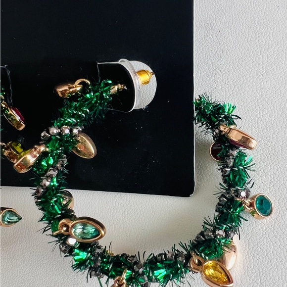 Torrid Holiday Wreath Lights Hoop Earrings NWT Christmas - Picture 3 of 6